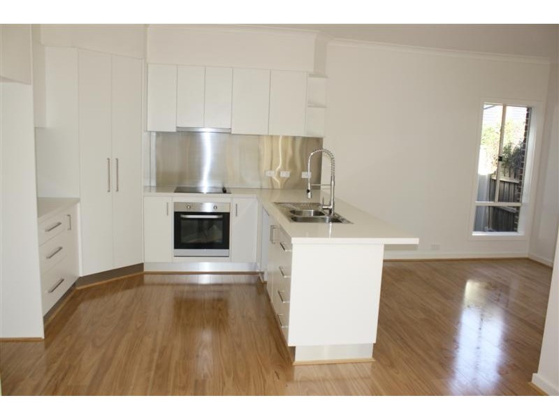 14 Morrow Road  TOWNHOUSE 1, Gisborne VIC 3437