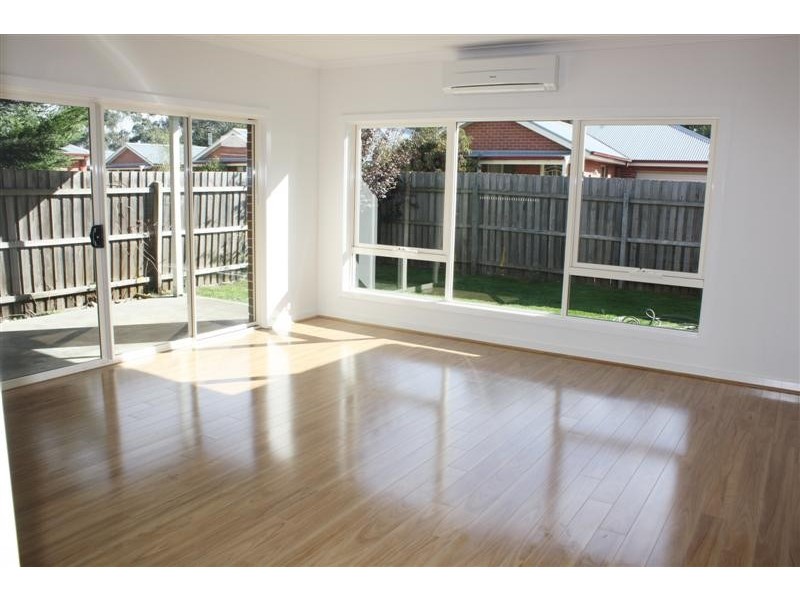 14 Morrow Road  TOWNHOUSE 1, Gisborne VIC 3437