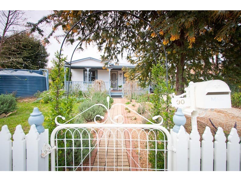 90 Station Road, Gisborne VIC 3437