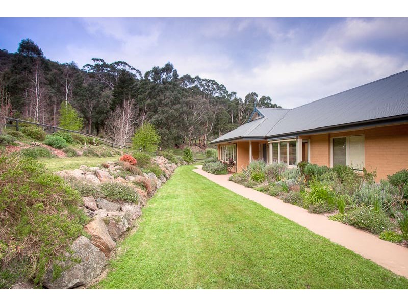 6 Glen Echo Court, Mount Macedon VIC 3441