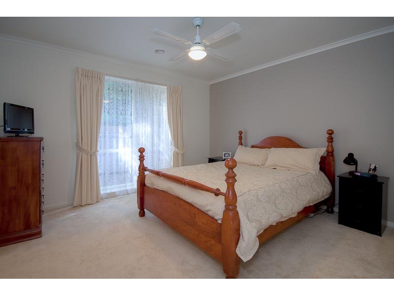 2 Landscape Close, Gisborne VIC 3437
