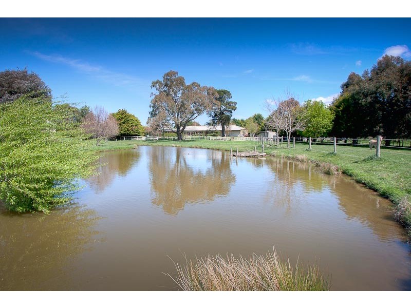 5 Thomas Court, Romsey VIC 3434