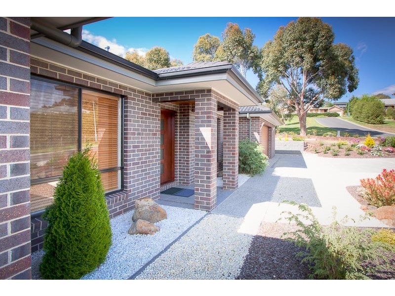 14 Kurung Crt East, Gisborne VIC 3437