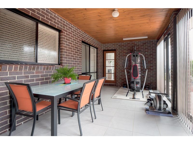 14 Kurung Crt East, Gisborne VIC 3437