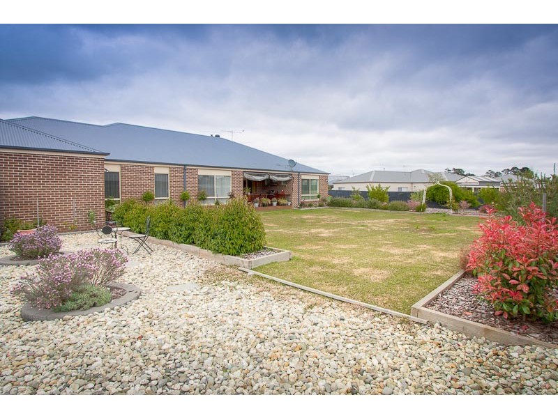 40 Chessy Park Dr *, New Gisborne VIC 3438