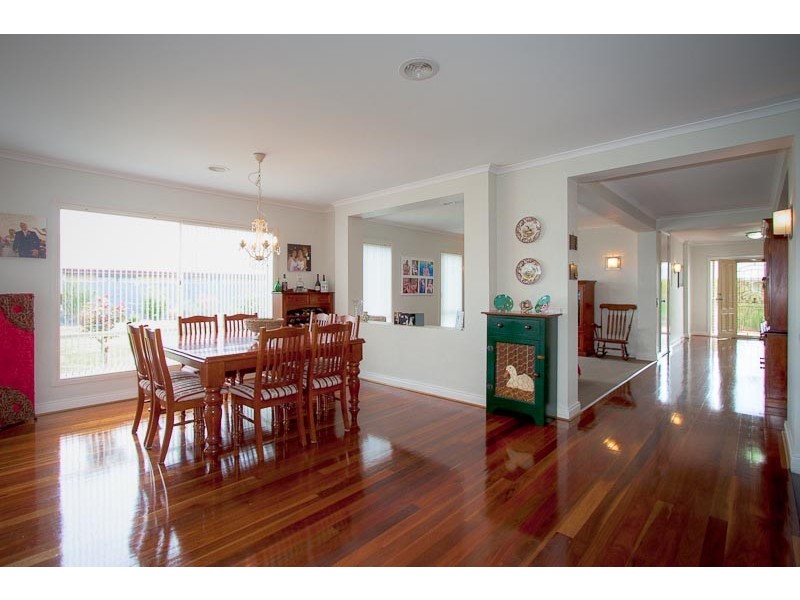 40 Chessy Park Dr, Gisborne VIC 3437