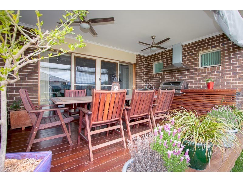 40 Chessy Park Dr, Gisborne VIC 3437