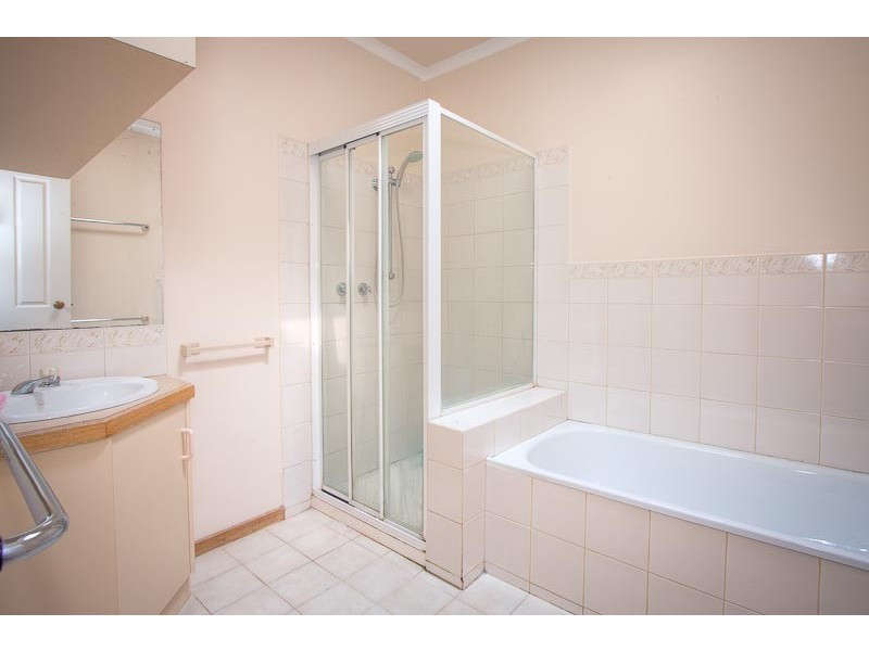 Unit  2/23 Farrell Street, New Gisborne VIC 3438