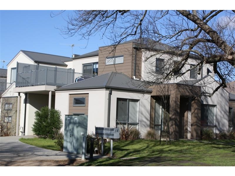 Unit 8/ 1-5 Rodney Street, Gisborne VIC 3437