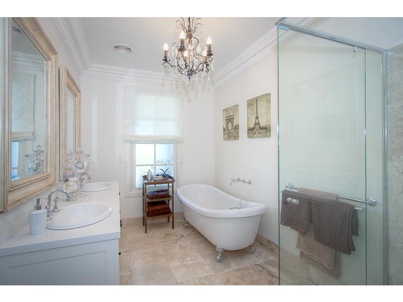 7-9 Bloomfield Road, Gisborne VIC 3437