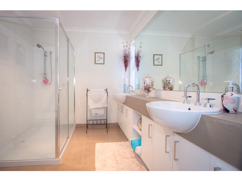 22 Vernon Close, New Gisborne VIC 3438