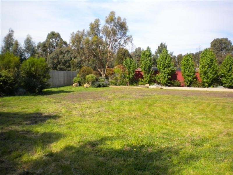 Lot 2 – 16  Gordon Crescent, Romsey VIC 3434