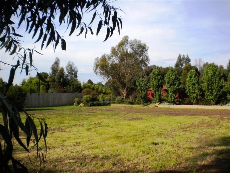 Lot 2 – 16  Gordon Crescent, Romsey VIC 3434