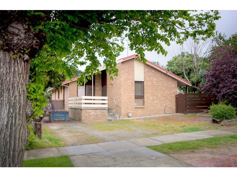 37 Hamilton St*, Gisborne VIC 3437
