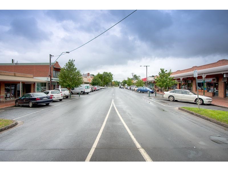 37 Hamilton St*, Gisborne VIC 3437