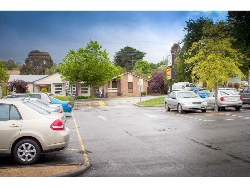 37 Hamilton St, Gisborne VIC 3437