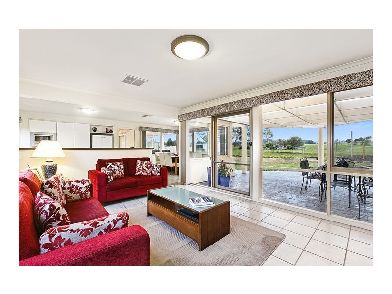 28 Namnan Way, Gisborne South VIC 3437