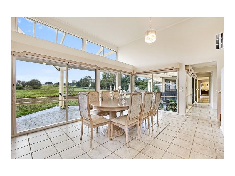 28 Namnan Way, Gisborne South VIC 3437