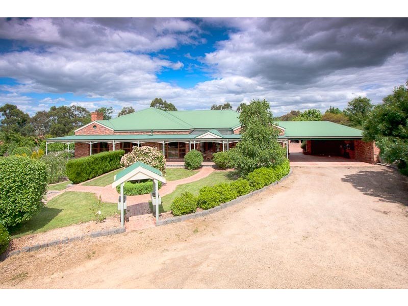 142 Panorama Dr, Gisborne VIC 3437