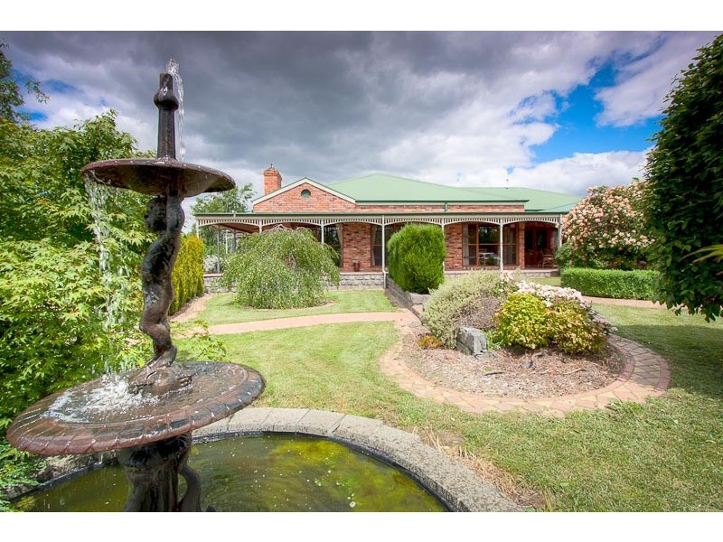 142 Panorama Dr, Gisborne VIC 3437