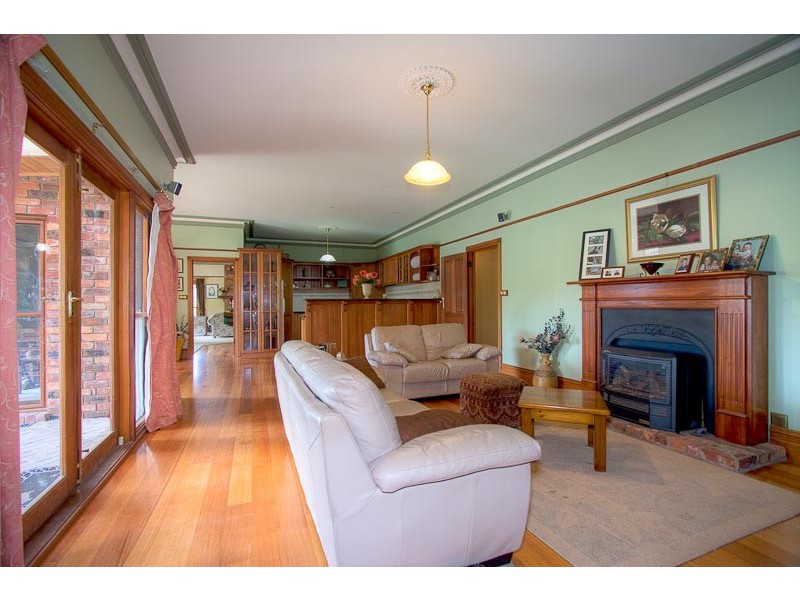 142 Panorama Dr, Gisborne VIC 3437