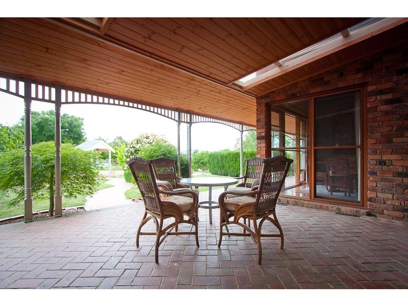 142 Panorama Dr, Gisborne VIC 3437