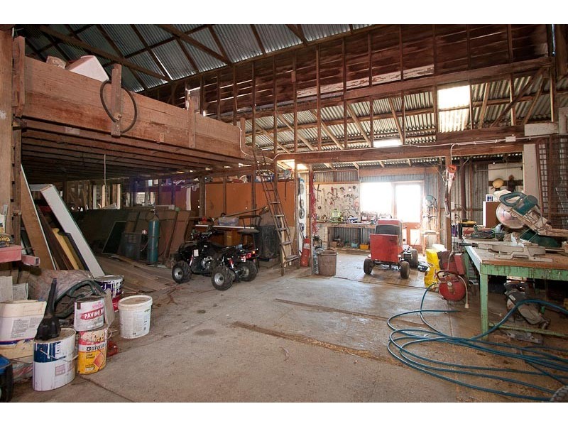 40 COUANGALT RD, Gisborne South VIC 3437