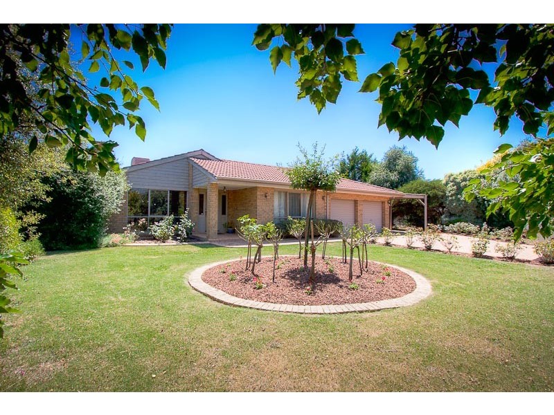 14 Skyline Drive, Gisborne VIC 3437