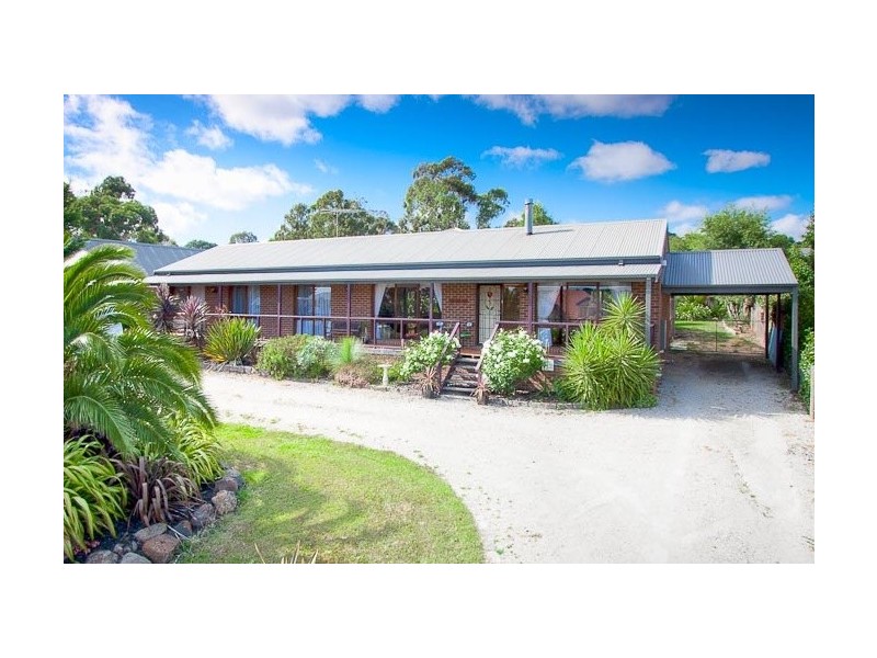 9 Carinya Drive, Gisborne VIC 3437
