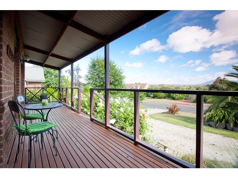 9 Carinya Drive, Gisborne VIC 3437