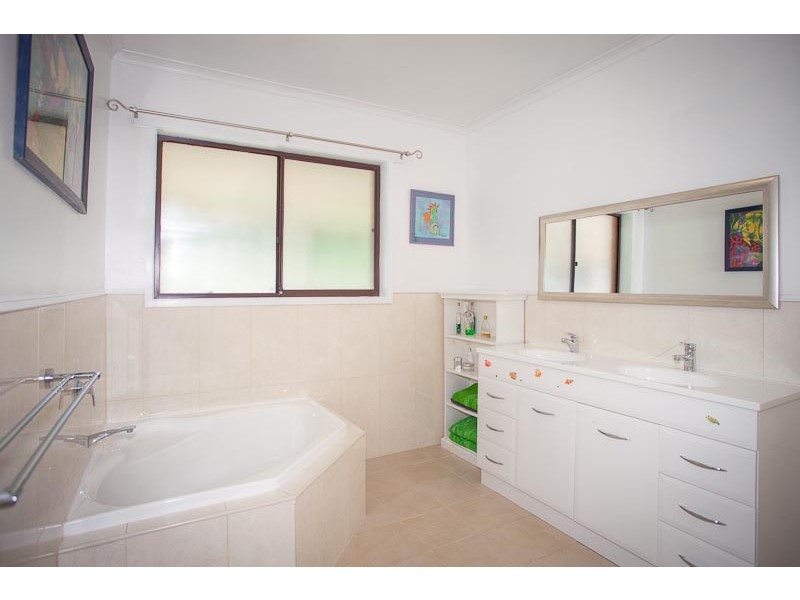 45 Brougham Rd, Macedon VIC 3440