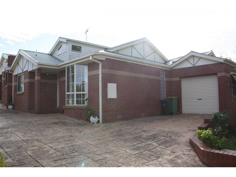 1/30 Prince Street, Gisborne VIC 3437