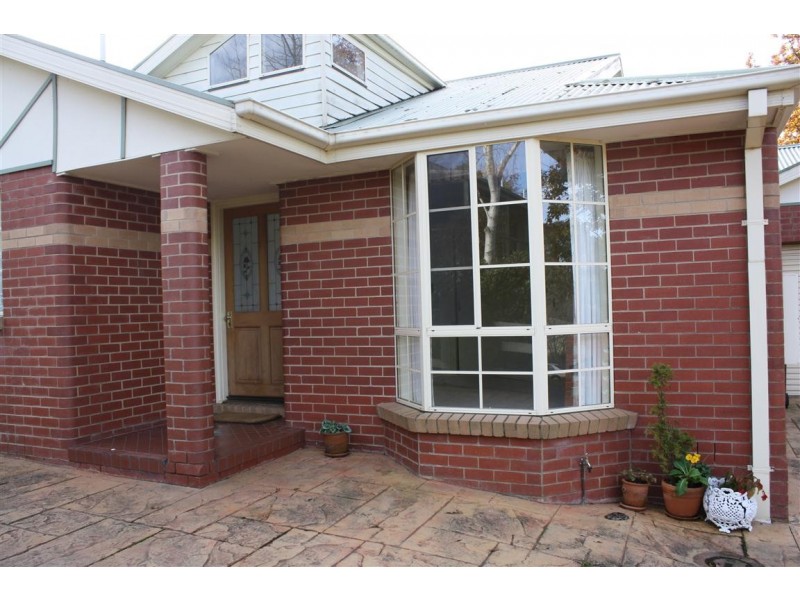 1/30 Prince Street, Gisborne VIC 3437