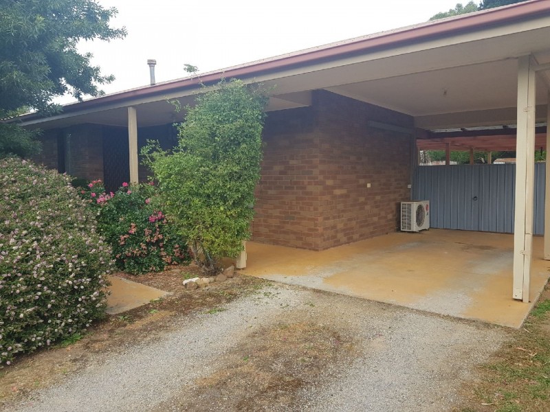 12 Barbara Street, Woodend VIC 3442