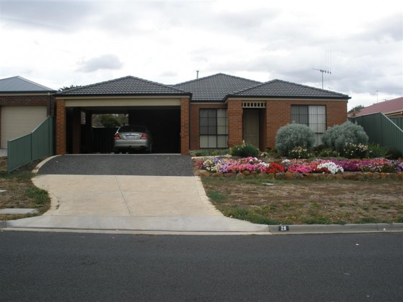 28 Warren Street, Kyneton VIC 3444