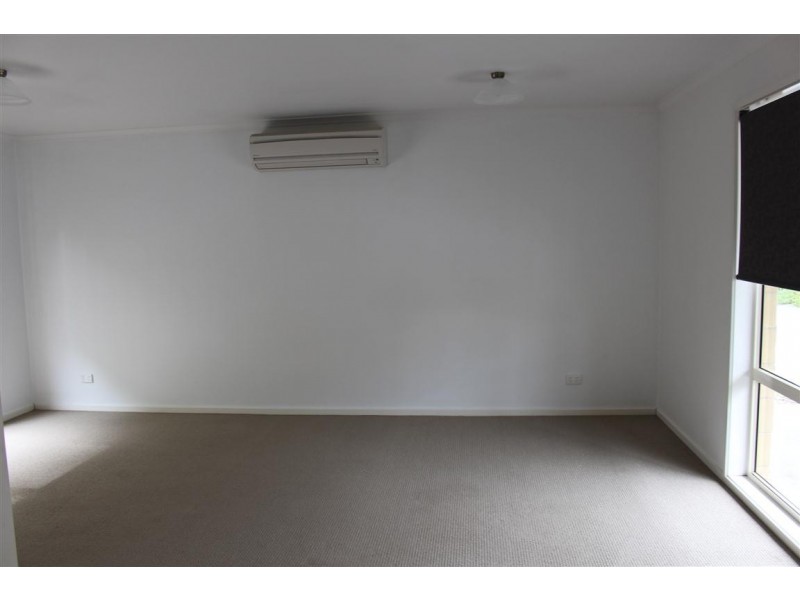 9/16 Corinella Road, Woodend VIC 3442