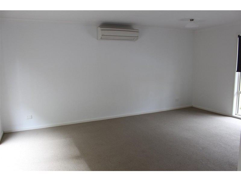9/16 Corinella Road, Woodend VIC 3442