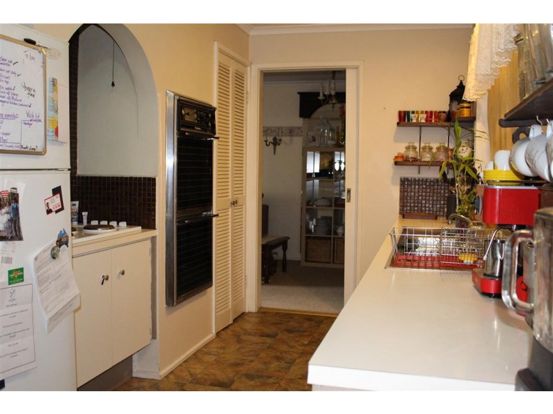 6 Cedar Crt, Gisborne VIC 3437