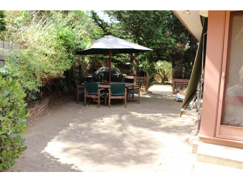 6 Cedar Crt, Gisborne VIC 3437