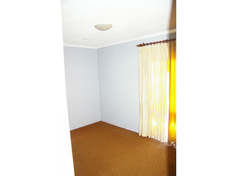 4 Russell Avenue, Woodend VIC 3442