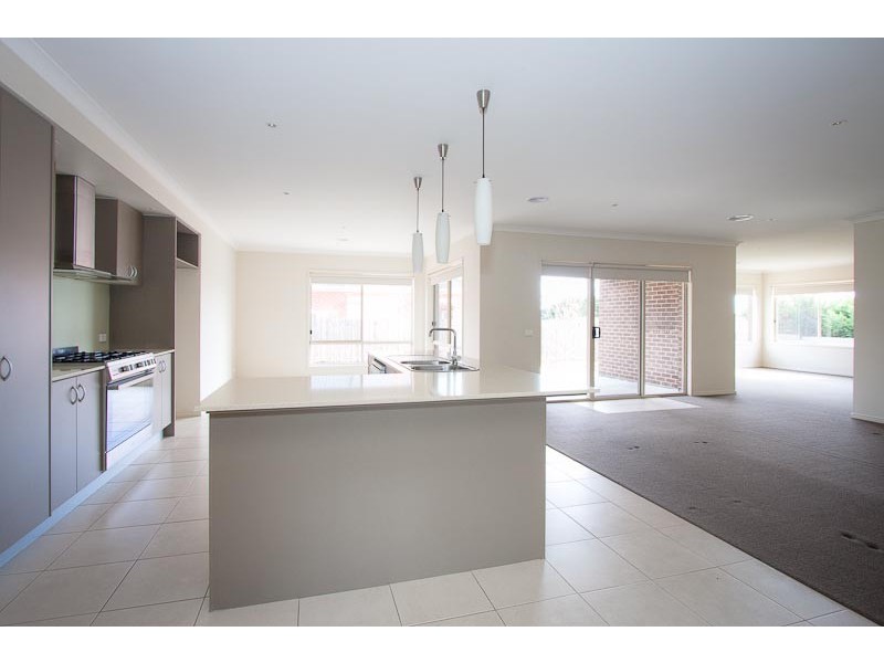 12 Mt Vista Close, New Gisborne VIC 3438