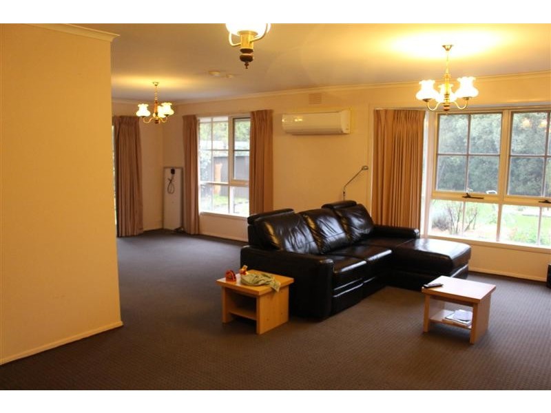 10 Waterfalls Road, Macedon VIC 3440