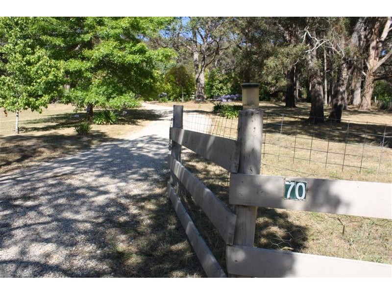 70 Hoburd Drive, Woodend VIC 3442
