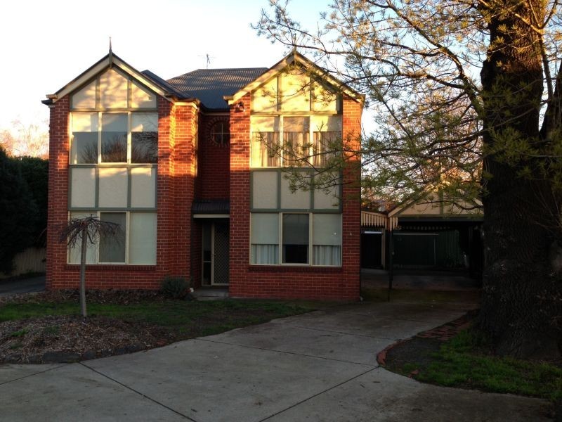 4/2-6 Melbourne Road, Gisborne VIC 3437