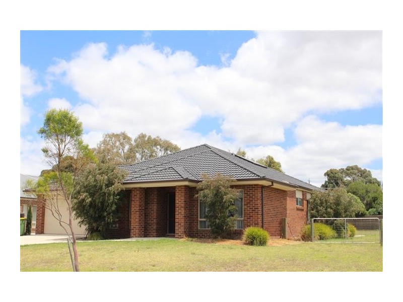 27 Bluegum Circuit, Riddells Creek VIC 3431