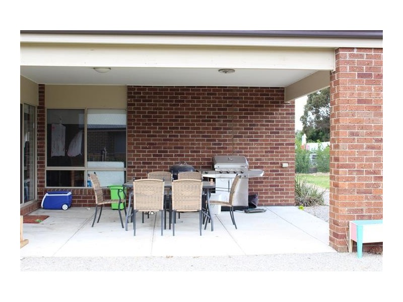 27 Bluegum Circuit, Riddells Creek VIC 3431