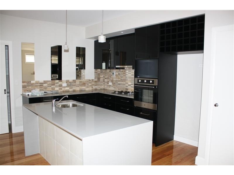 1/9  Rodney Street, Gisborne VIC 3437