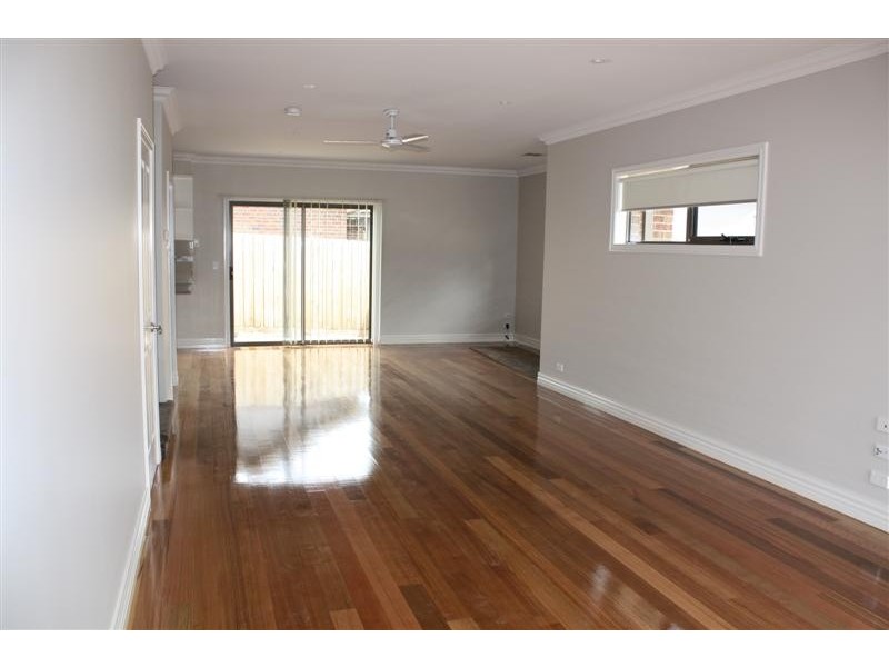 11/9 Rodney Street, Gisborne VIC 3437