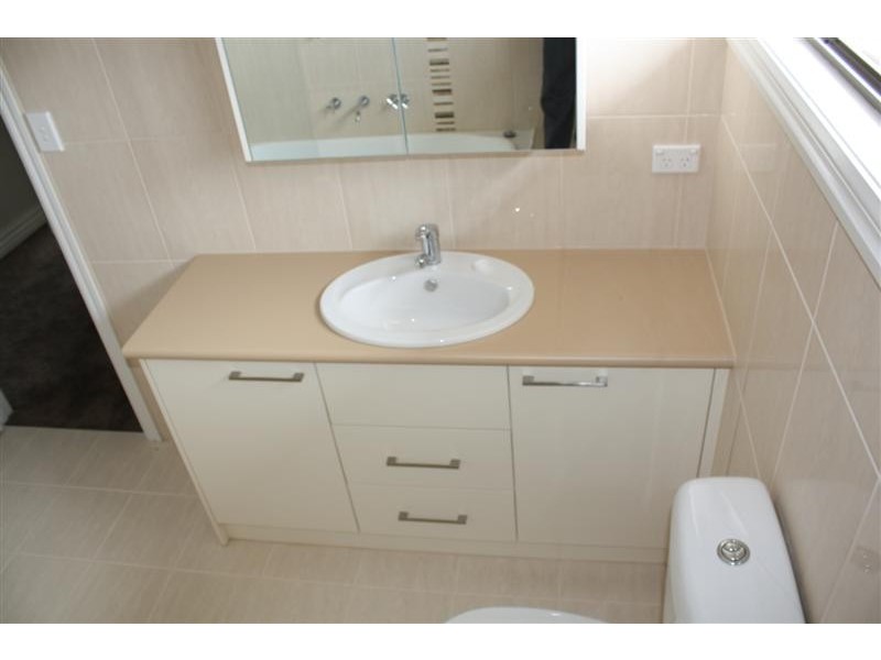 11/9 Rodney Street, Gisborne VIC 3437