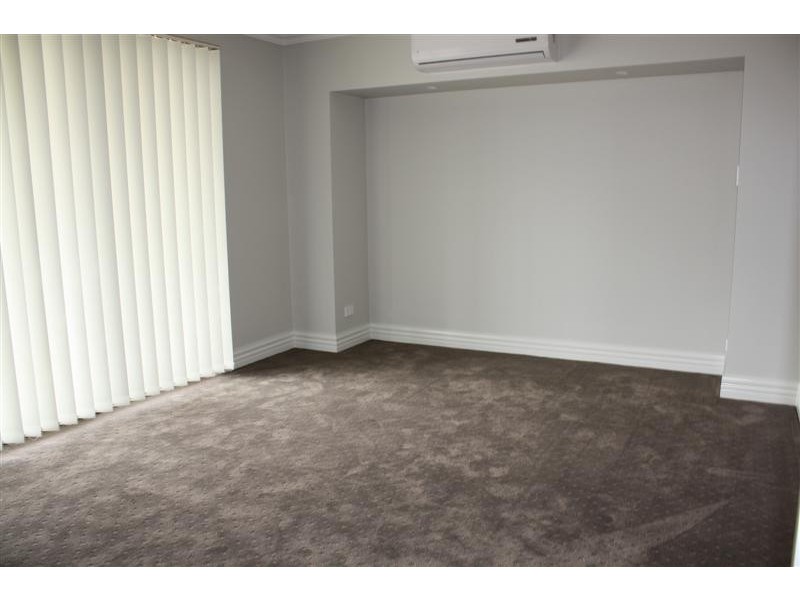 11/9 Rodney Street, Gisborne VIC 3437